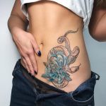 Искусство на животе: женские татуировки, которые вдохновляют